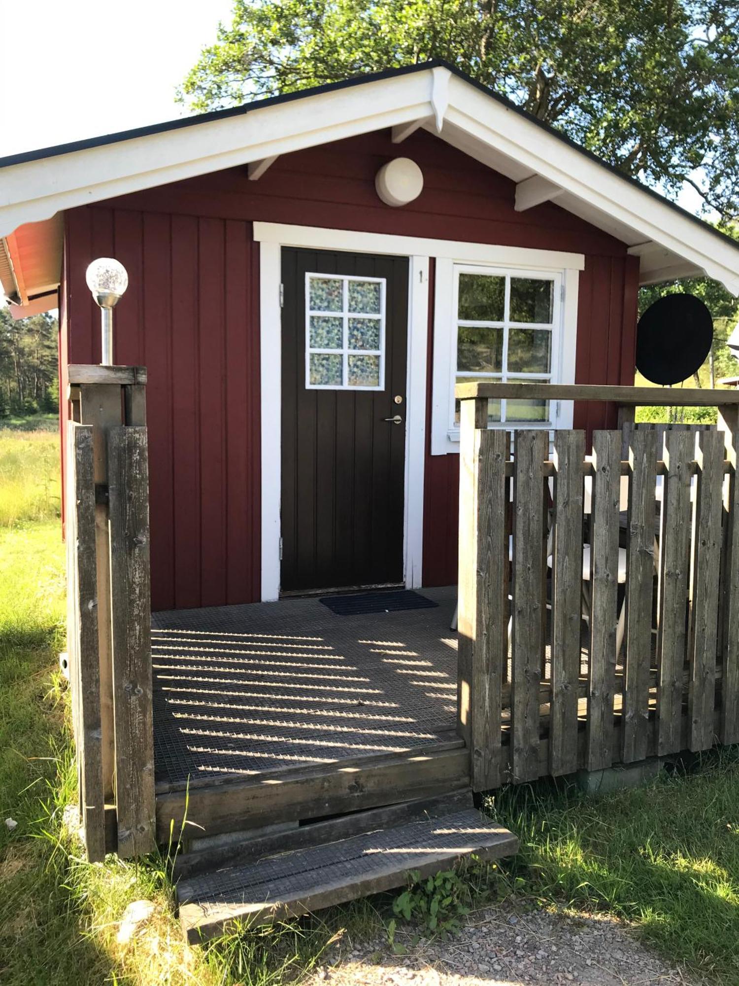 Bjoersjoeas Vildmark - Small Camping Cabin Close To Nature Olofstorp Exteriér fotografie